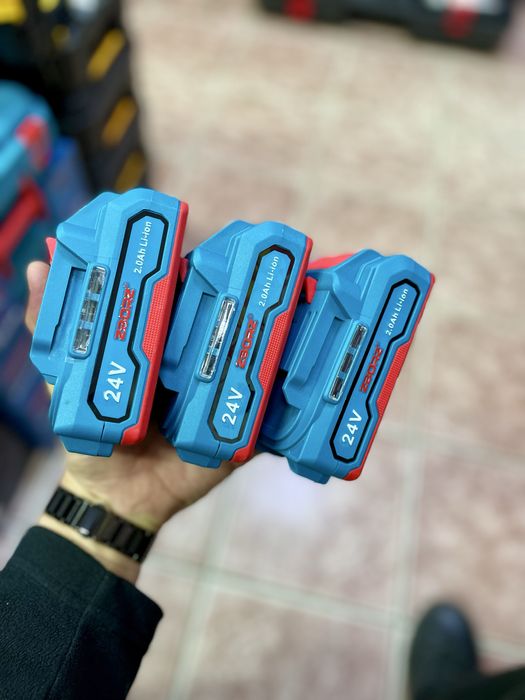 Аккумуляторный шуруповерт, Шуруповерт, Дрель