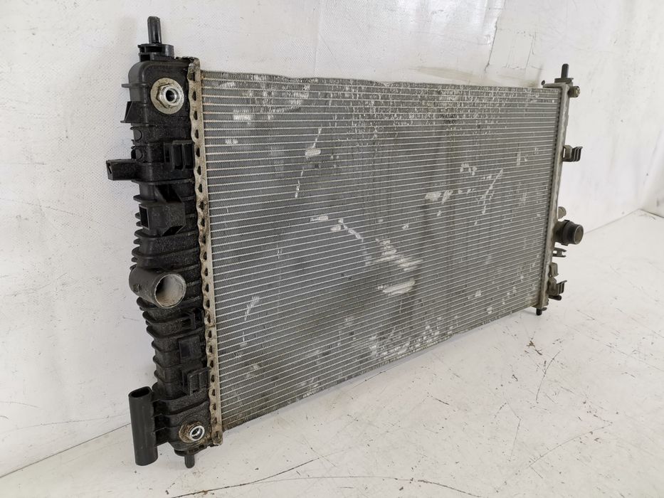 Воден радиатор 1.6 цди Опел Инсигния А [фейслифт] Оригинален Voden rad