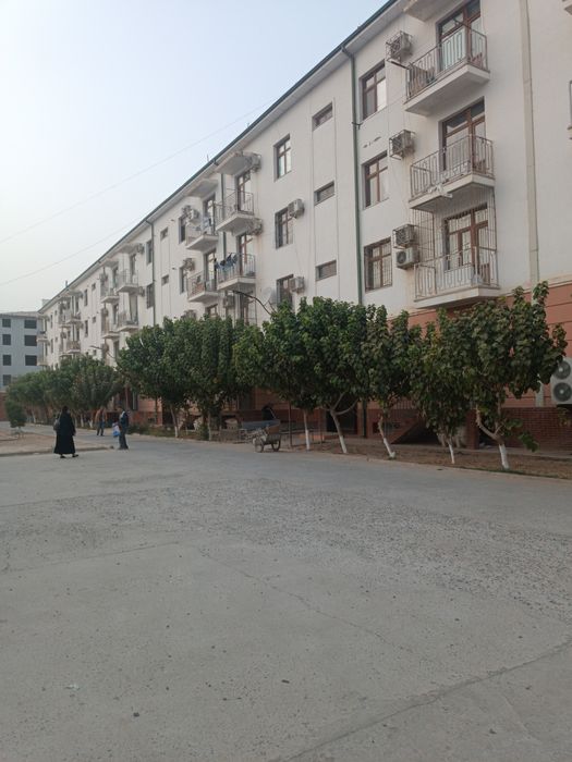 Ihcham 2 honalik kvartira sotiladi 5 etajka barcha qulayliklarga ega