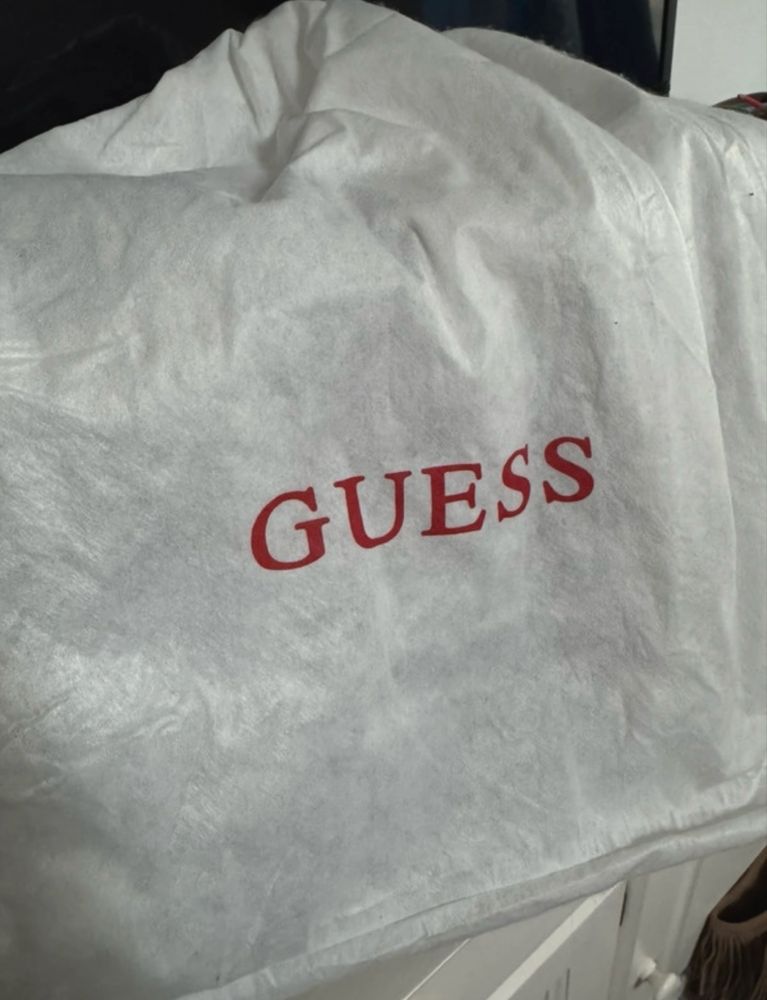 Geanta Guess Cessily