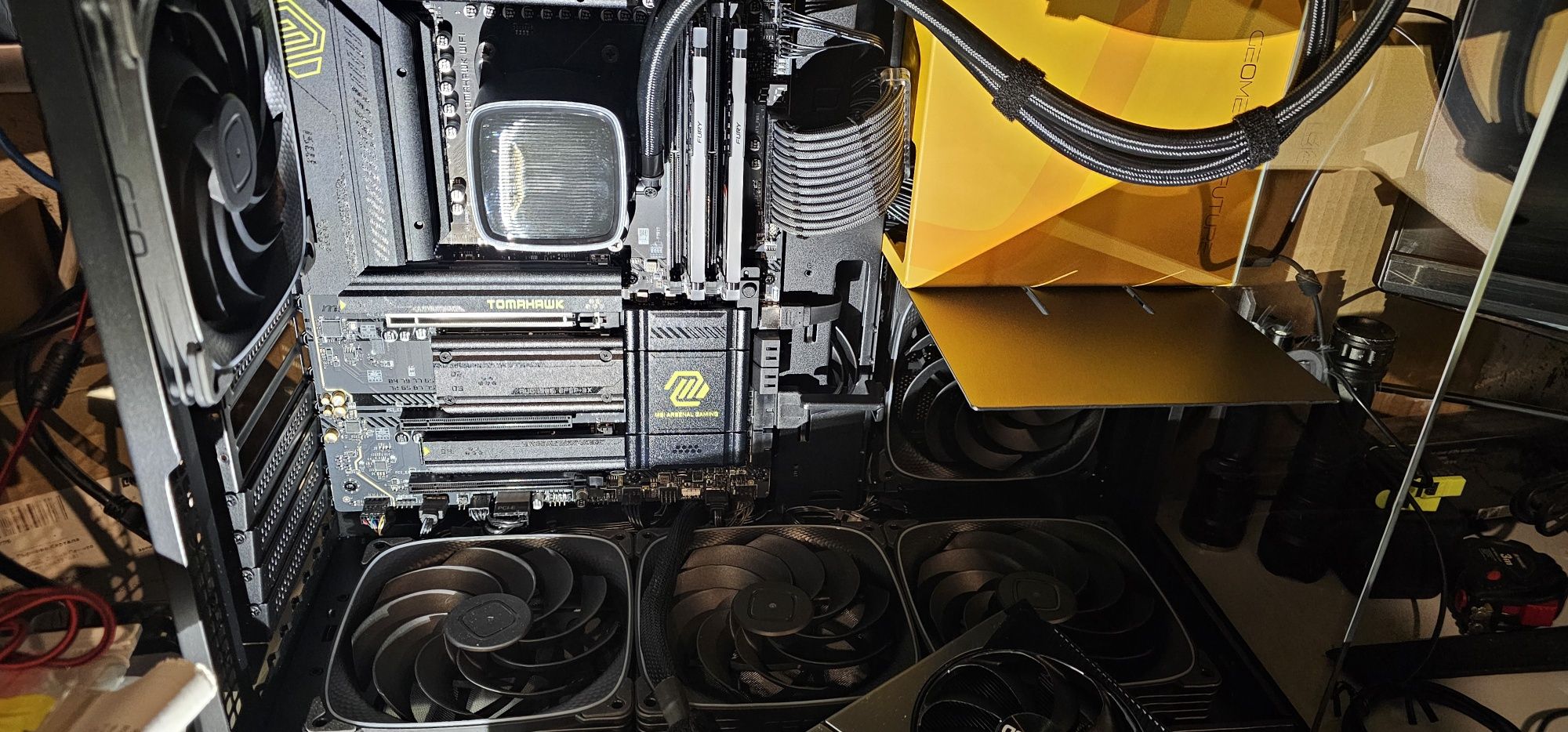 Гейминг компютър Geometric Future OGS M5 Yellow Stone IE (AMD) - Ryzen