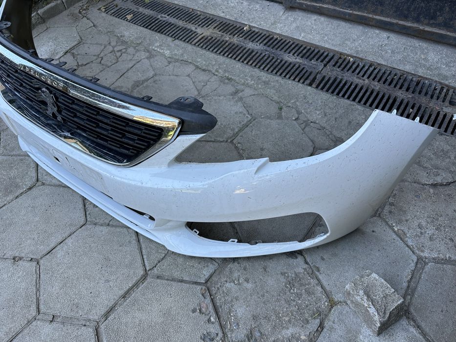 Предна броня за Peugeot 308