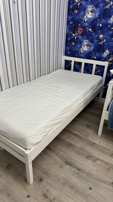 Продам кровать 90*200