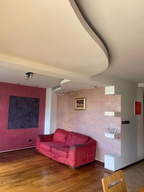 Дава се под наем Тристаен апартамент в Пловдив, Кършияка - 130 кв.м за 1000 € - Снимка #3