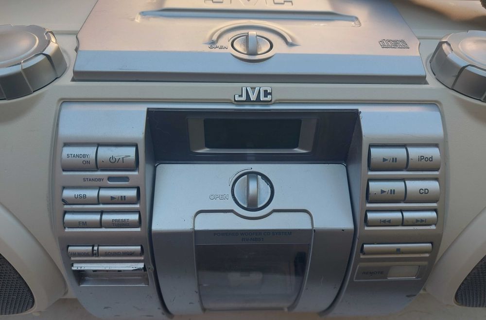 JVC RV-NB51W CD/MP3,USB,iPod Docking, Tuner Boomblaster
