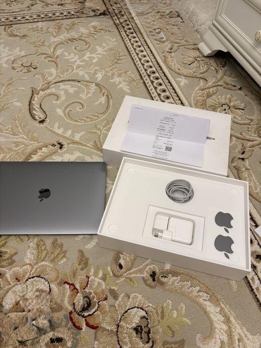 Macbook Air 13 M1 идеальное состояние
