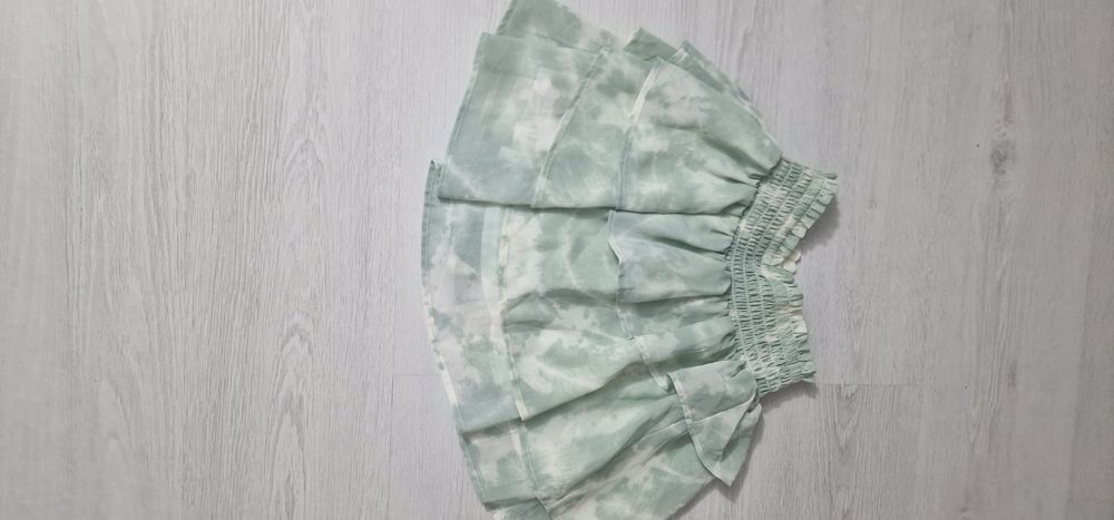 Fusta fete noua cu eticheta