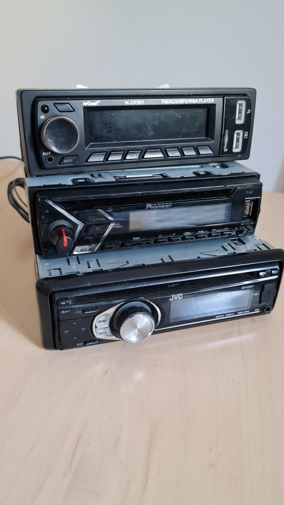 radio casetofon auto cu CD usb si mp3 player Pioneer jvc