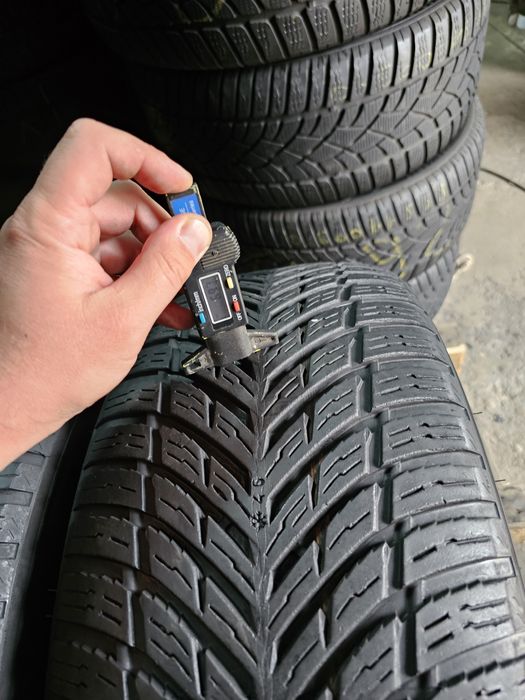 2 anvelope allseason 235 60 17 Nokian 2022