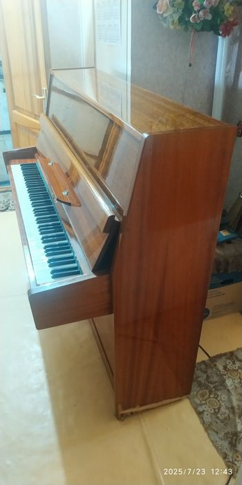 Продается пианино RIGA
