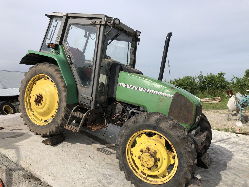 Dezmembrez John Deere 3300