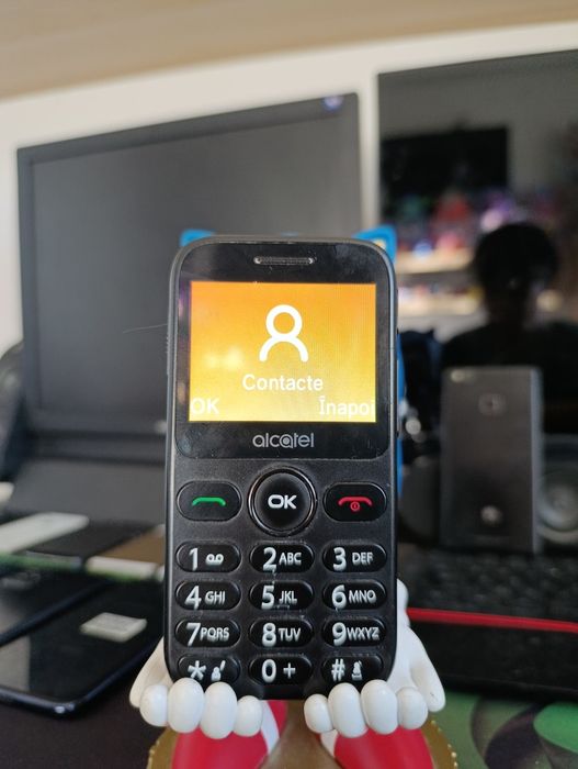 Telefon Alcatel ideal pt pers în vârstă