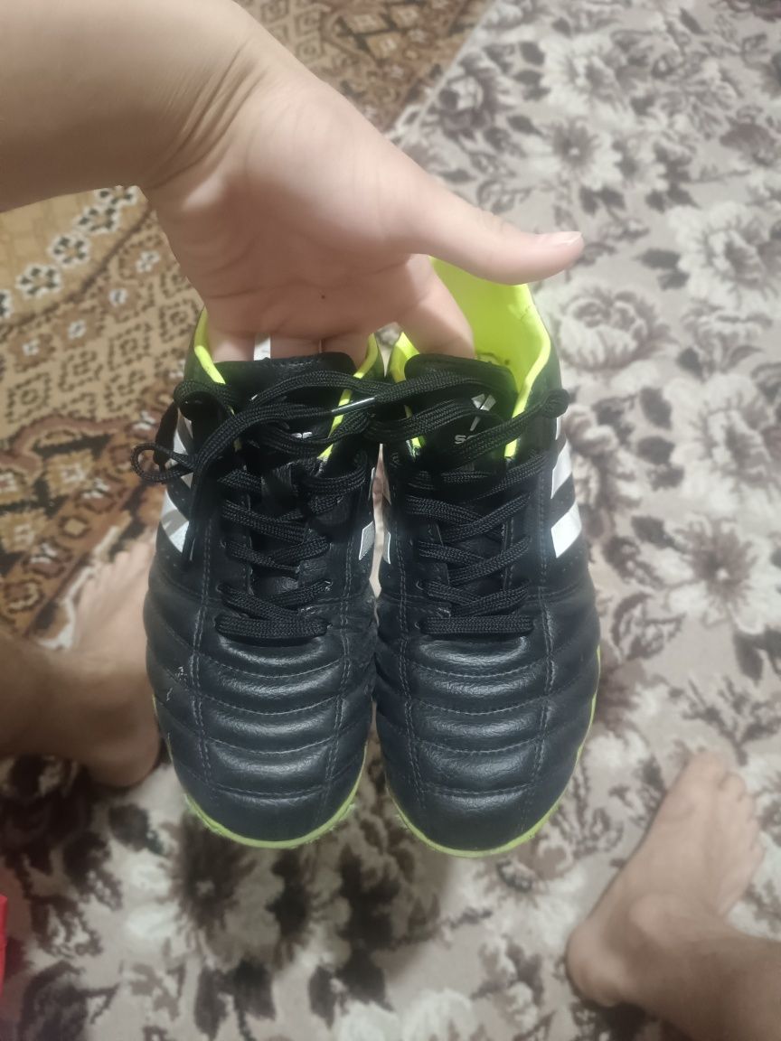 Adidas soccer сороконожки