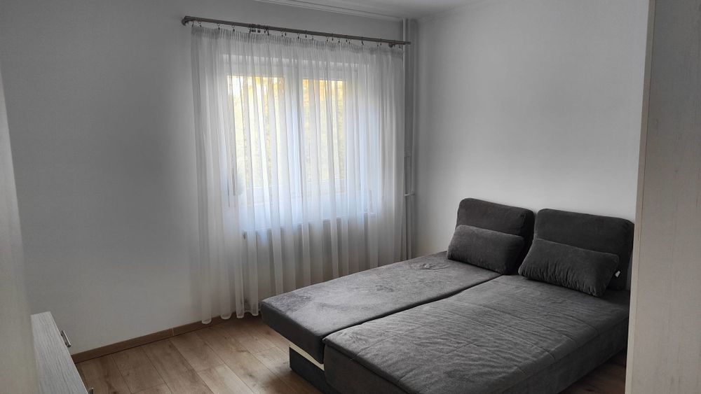 Dau in chirie apartament cu o camera.