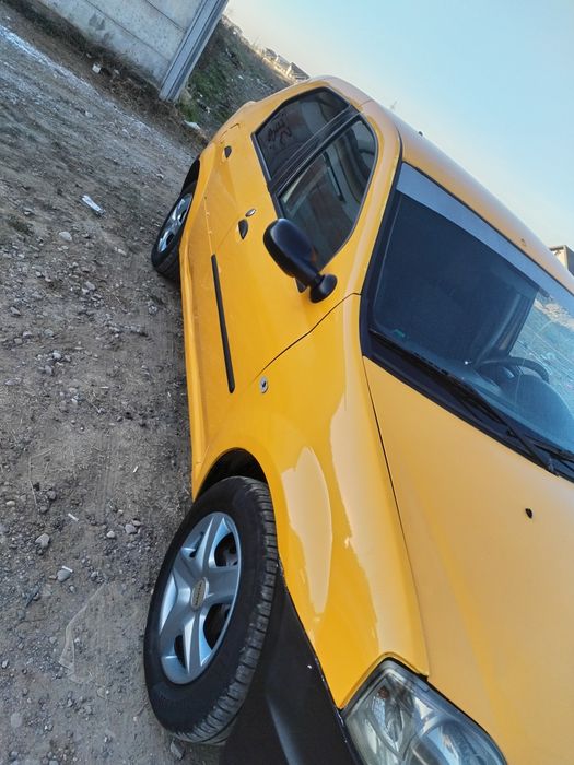 Vând Dacia Logan