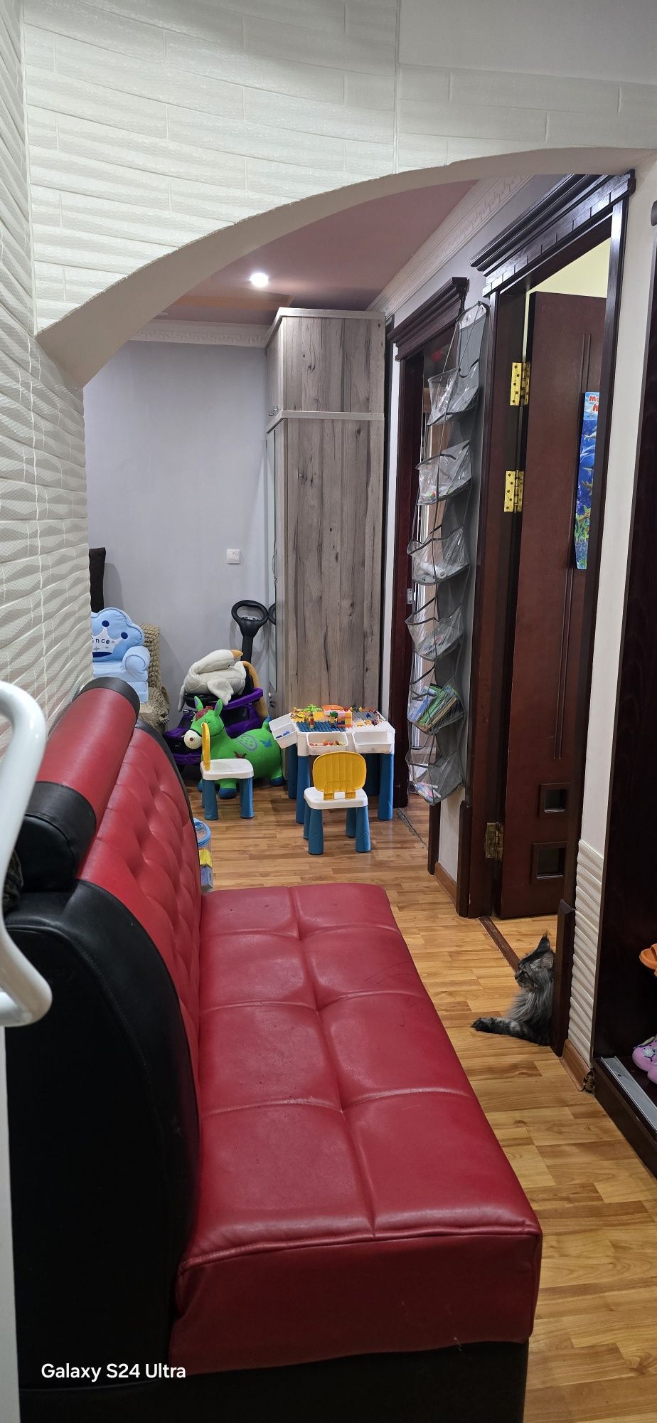 Продается квартира 4 комнаты