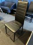 Scaune 80 lei din imitetie de piele neagra