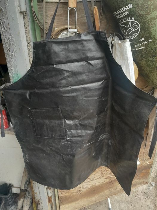 Продам фартуки (дермантиновые)