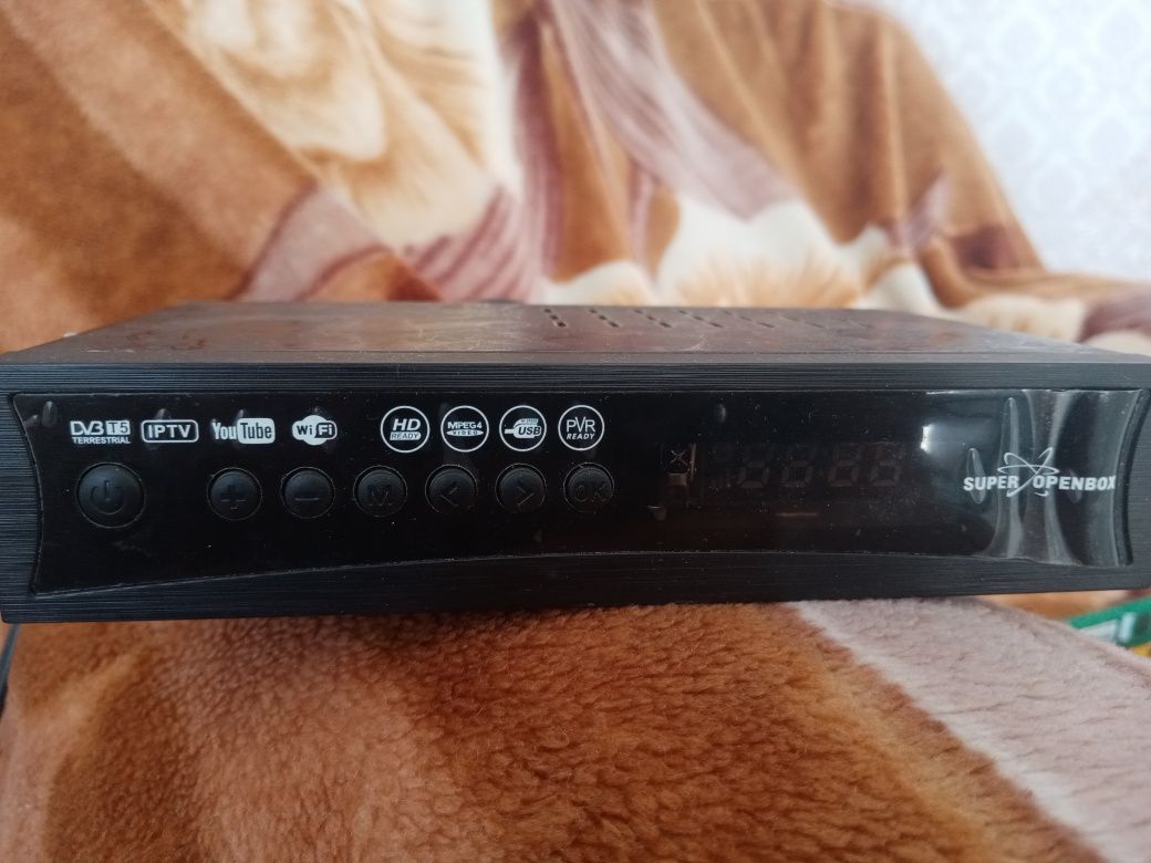 Продам , видеомагнитафон Daewoo, тв тюнер итак далее