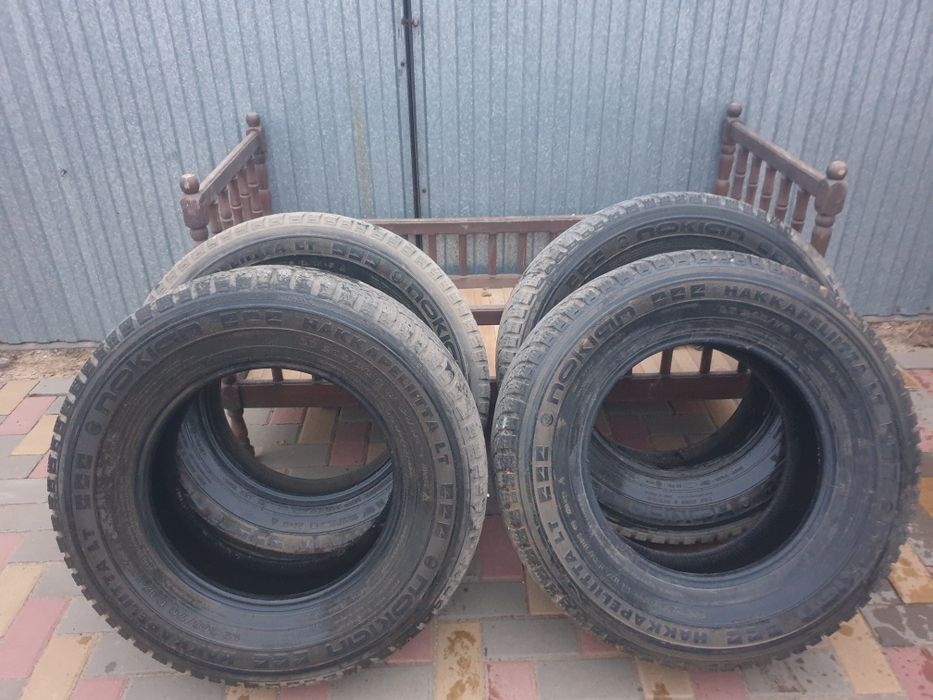 Продам шины r17 265/70