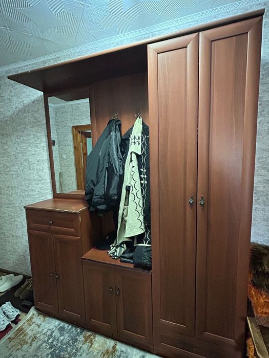 Продам прихожую б/у