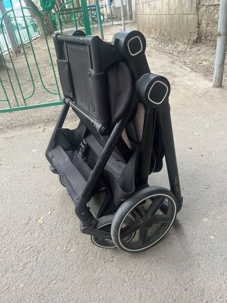 Каляска прогулочная