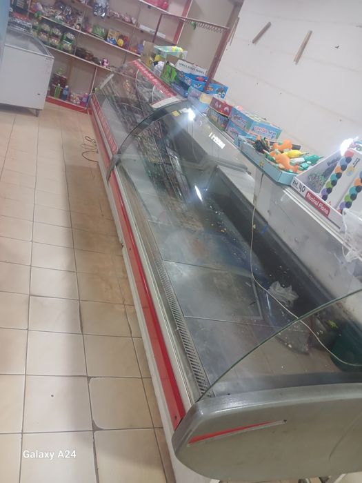Xaladelnnik sotiladi 2ta