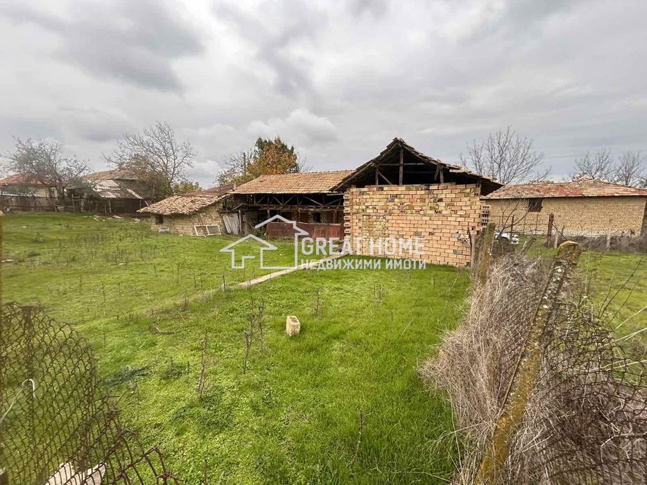 Къща в Търговище, област-с.Руец площ 200 цена 100000