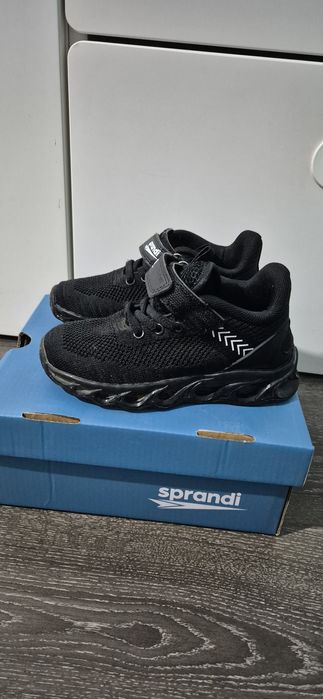 Adidasi baieti 27 lumini