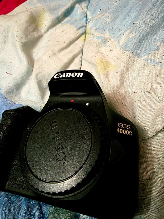Body,Aparat foto Canon 4000D, wifi.