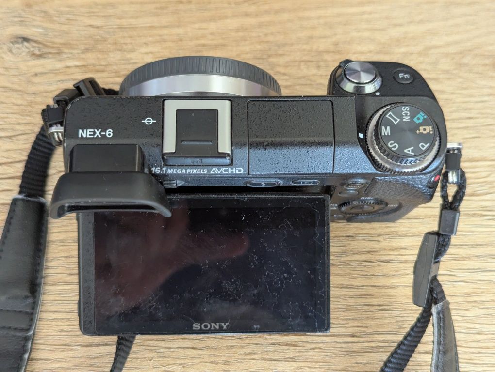 Продавам безогледален Sony NEX-6