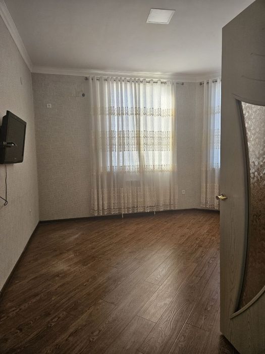 Новостройка, 2-й этаж, 4-х комнатная квартира, кладовка на кухне,