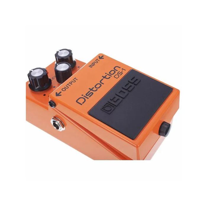 Педаль эффектов для электрогитары BOSS DS-1