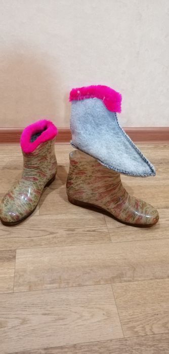Продам резиновые сапоги , р 36. .
