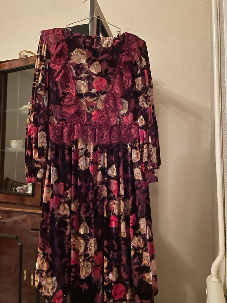 Ko’ylak abaya sotiladi