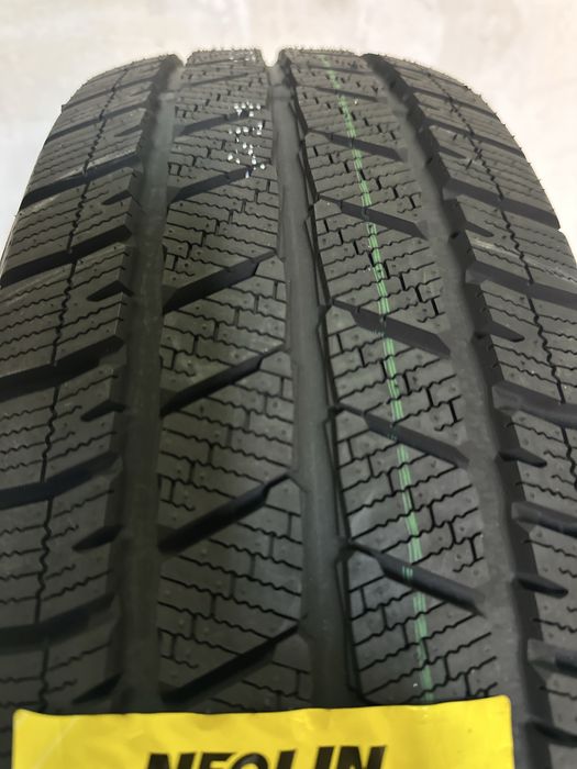 Нови зимни бусови гуми NEOLIN 215/70R15C 109/107R НОВ DOT 2157015