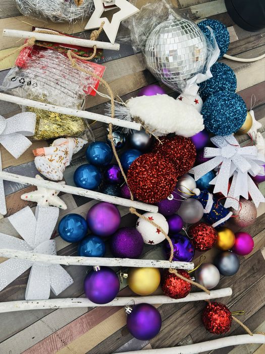 Lot decoratiuni globulete brad