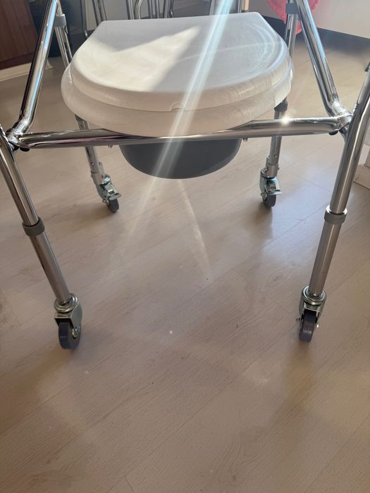 Тоалетен стол 3в1