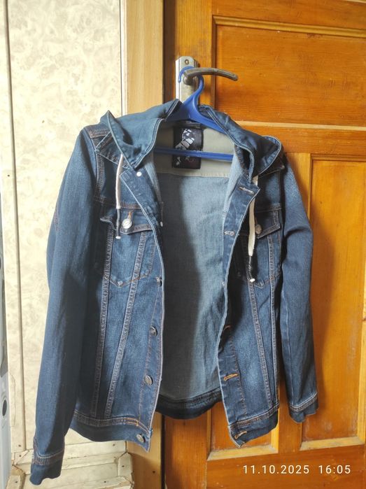 Куртка джинсовая