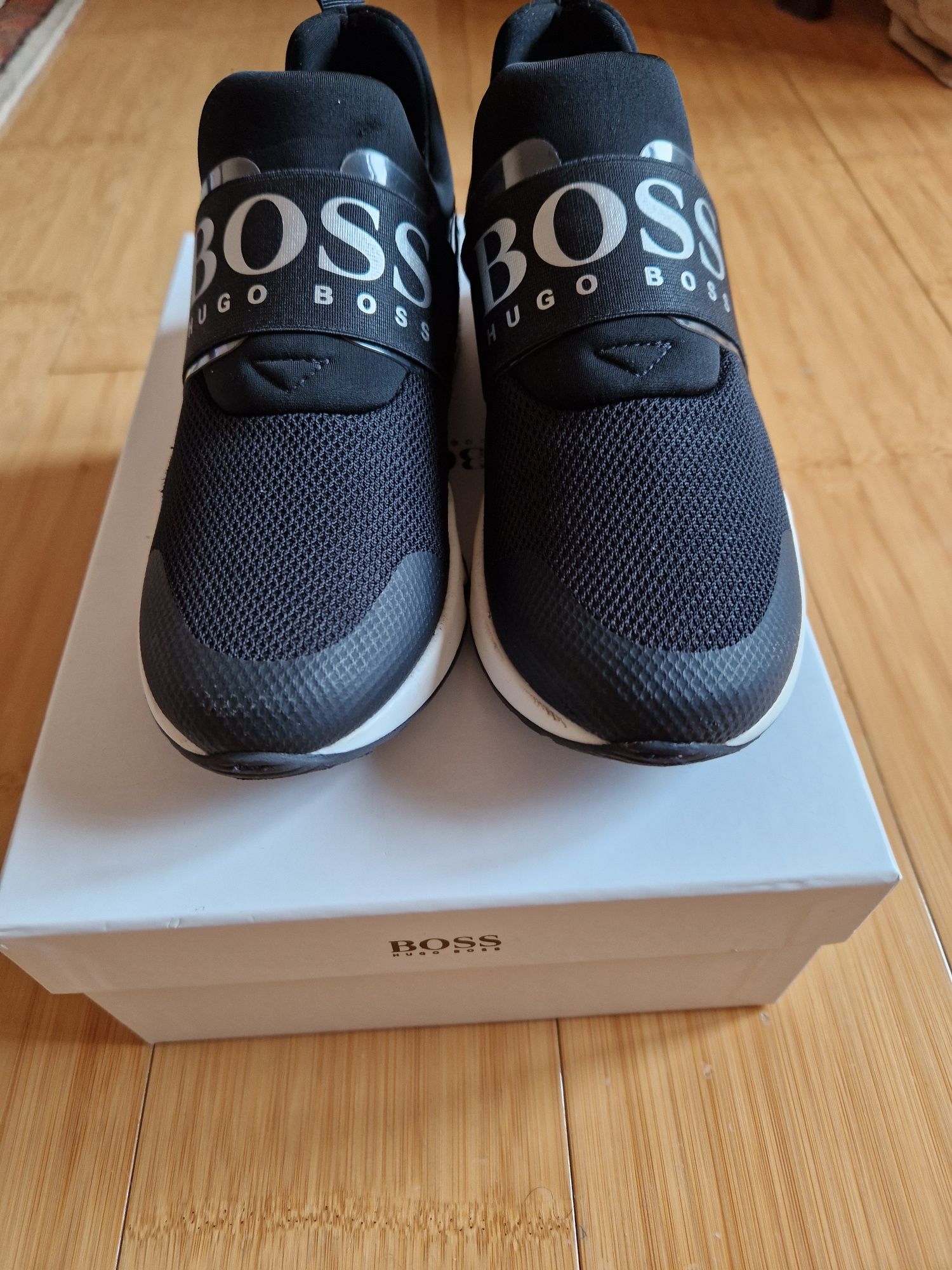 Tenisi/sneakers Hugo Boss,măr.34,originali,o singură purtare