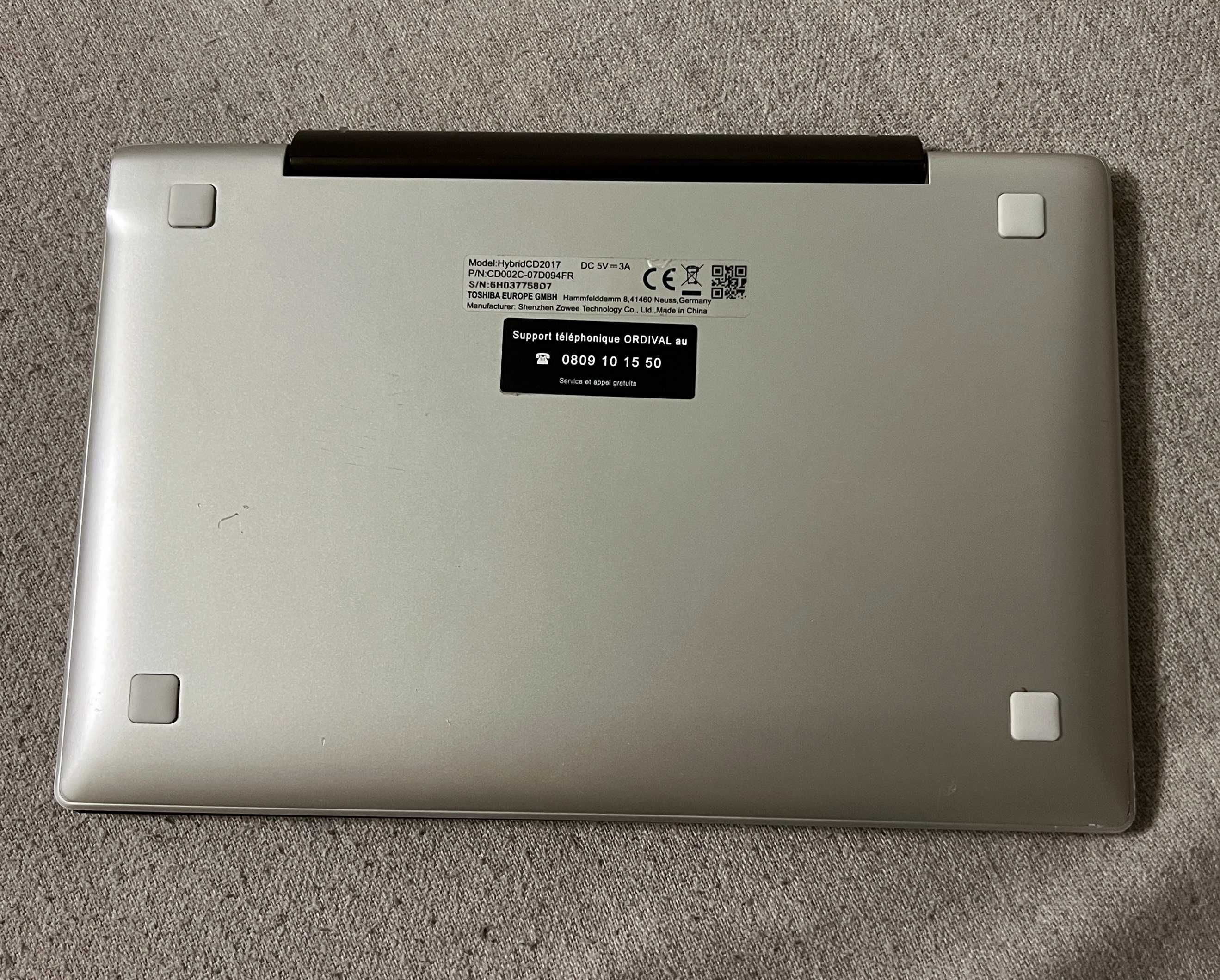 Tableta laptop Toshiba HybridCD cu SSD tastatura etc - defecta