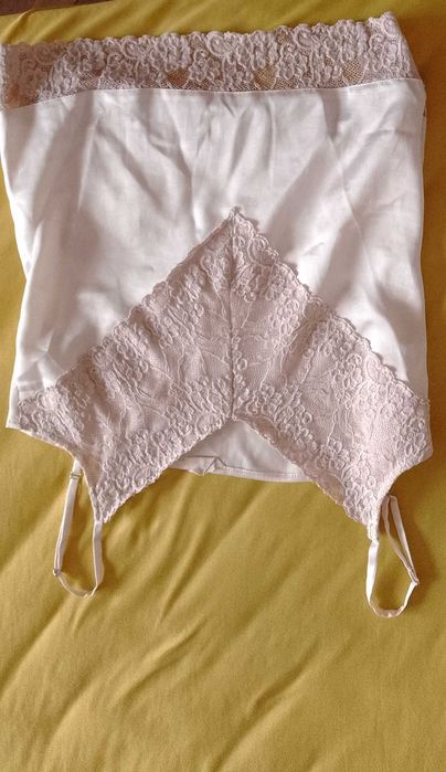 дамски дантелен потник