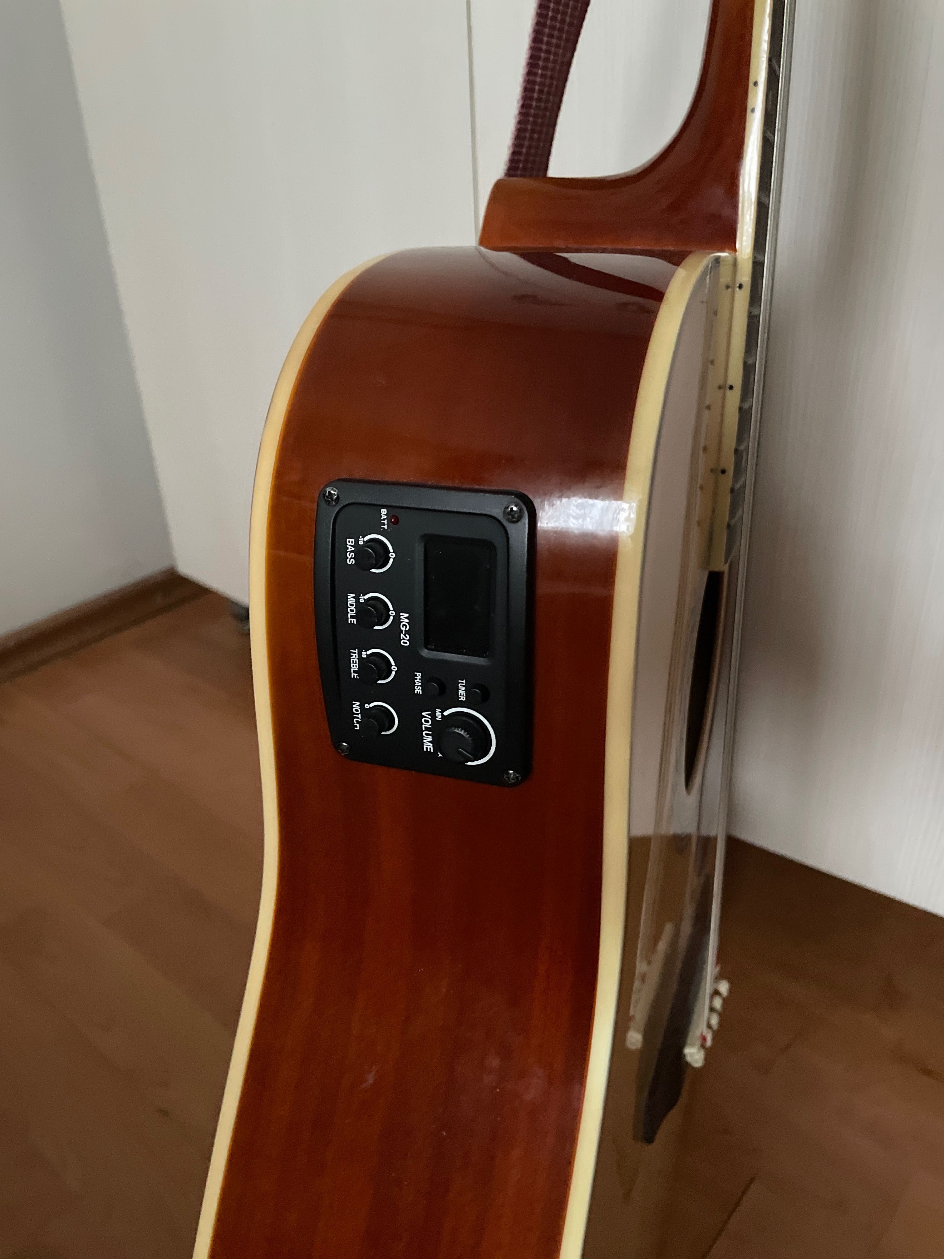 Chitara acustica negociabil 800 lei Bucuresti