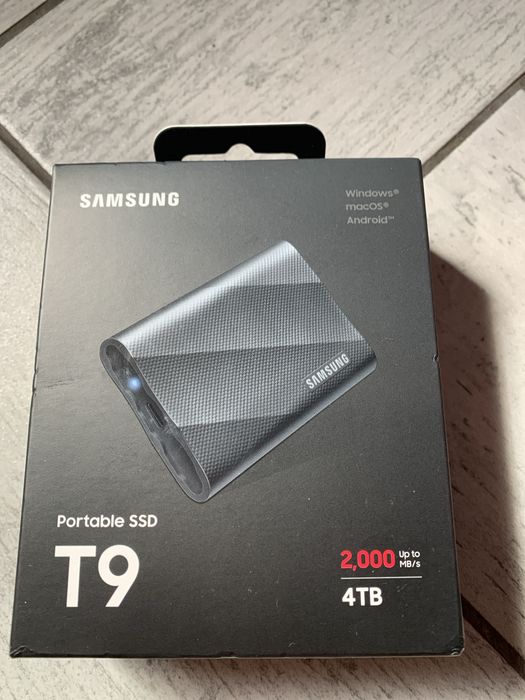 SSD extern Samsung T9, 4 Tb,sigilat