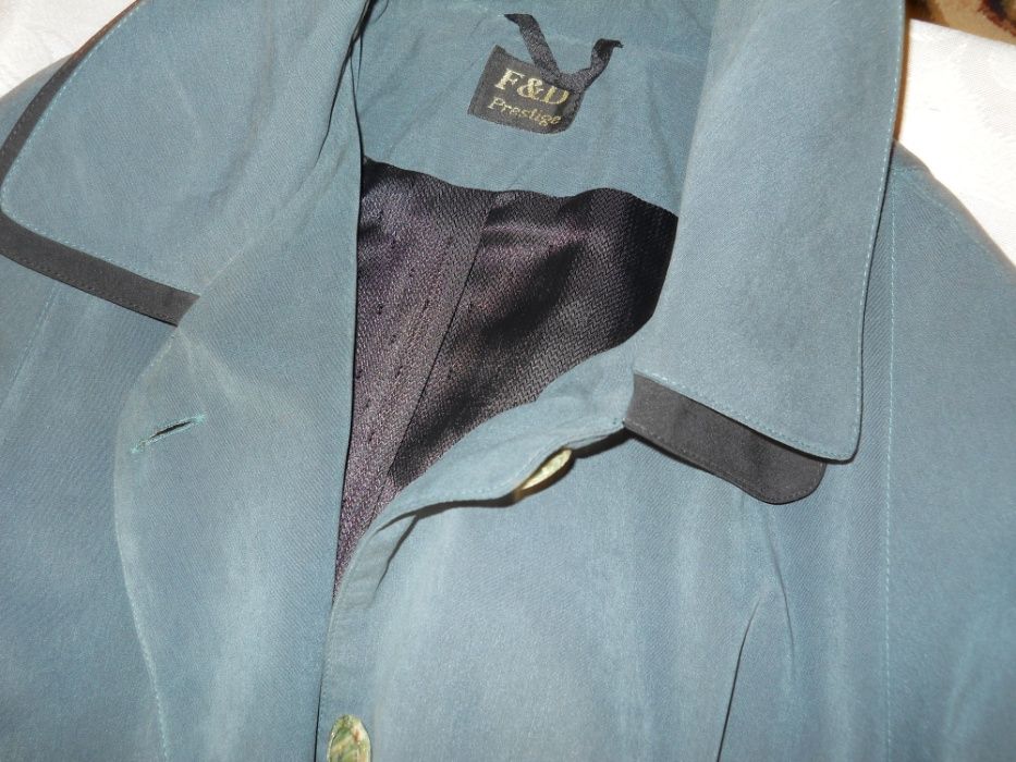 vand pardesiu, culoare verde-turcoaz, lung, nou, marca Prestige, nou,