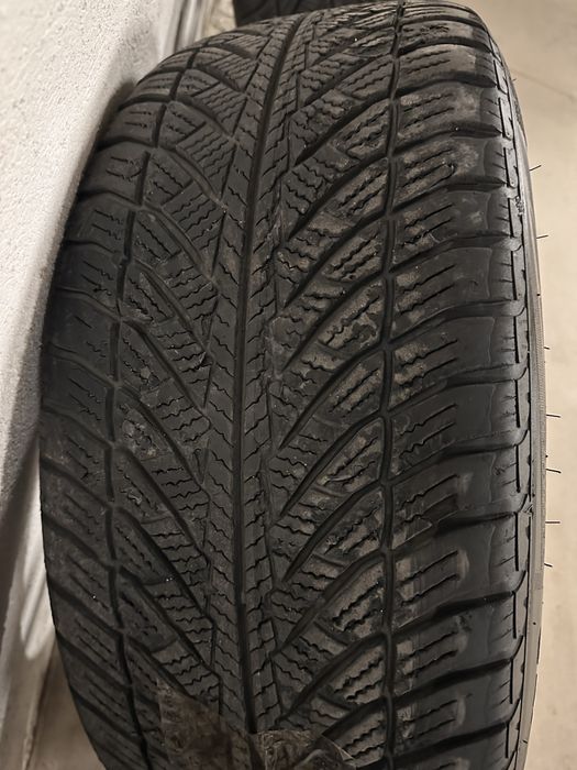 Джанти с гуми за BMW 7 G11-12 G32 245/45/19