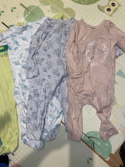 Salopete 80 sau 9-12 luni si 4 pantaloni 80