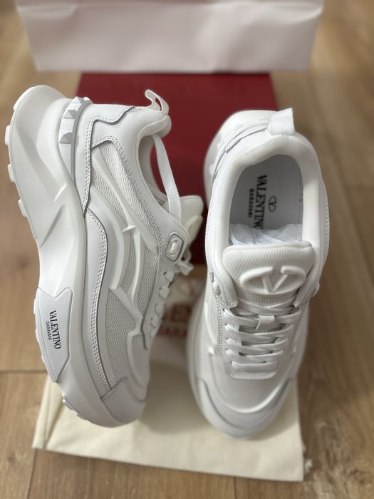 Adidasi Valentino Garavani