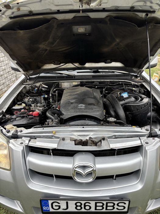 Vând Mazda bt 50