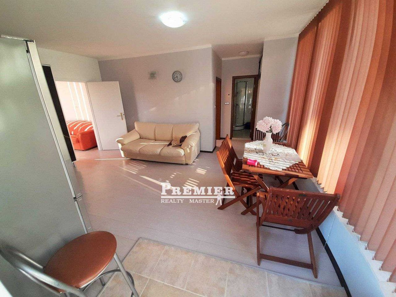 Продава се Тристаен апартамент в к.к. Слънчев бряг - 74 кв.м за 1109 €/кв.м - Снимка #1